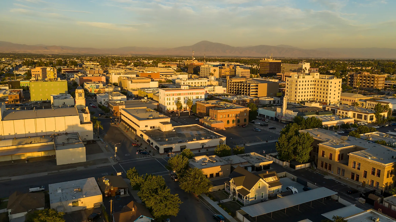Bakersfield Safety Guide: Crime Rates, Living Cons, and Tips