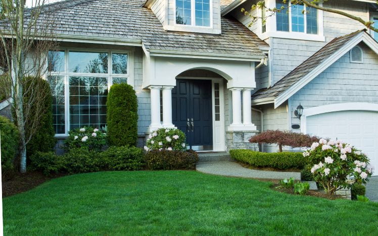 A house with &nbsp;lawn