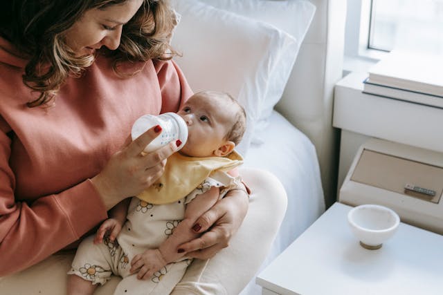 Baby Bottle Temperature: How Warm Should a Baby Bottle Be?