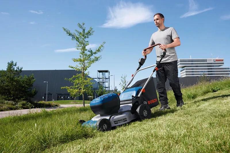 How to Mow a Steep Hill: Safety Rules to Conquer the Terrain