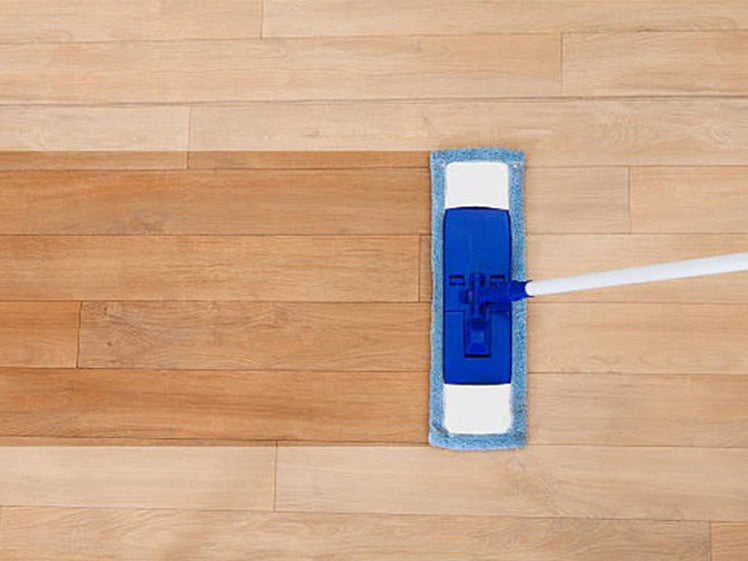 How to Clean Vinyl Plank Flooring: An Easy Guide